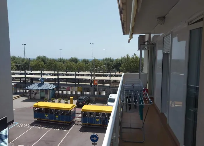 Luxury Apartment Accommodation, Next To Beach & Train Station Calella